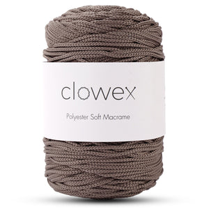 Clowex polyester rope supporting precision in complex knots